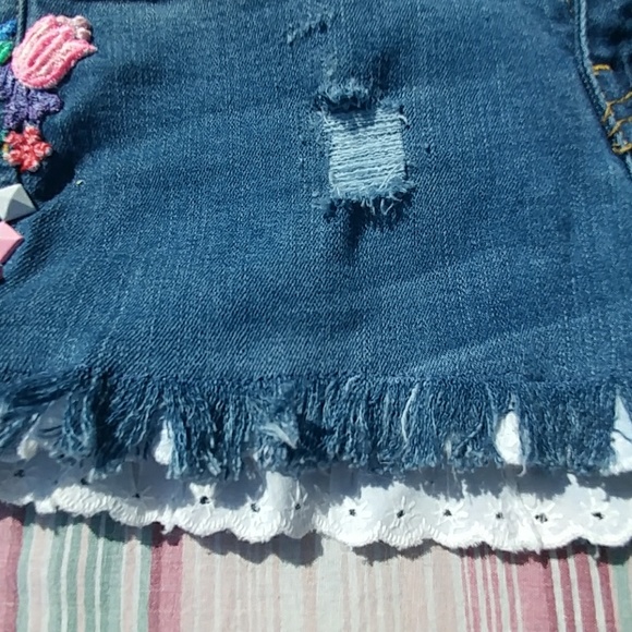 🎈SALE💰 Lacy, Studded, Distrsd Jean Shorty Shorts - Picture 6 of 8